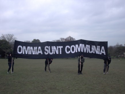 omniasuntcommunia_banner